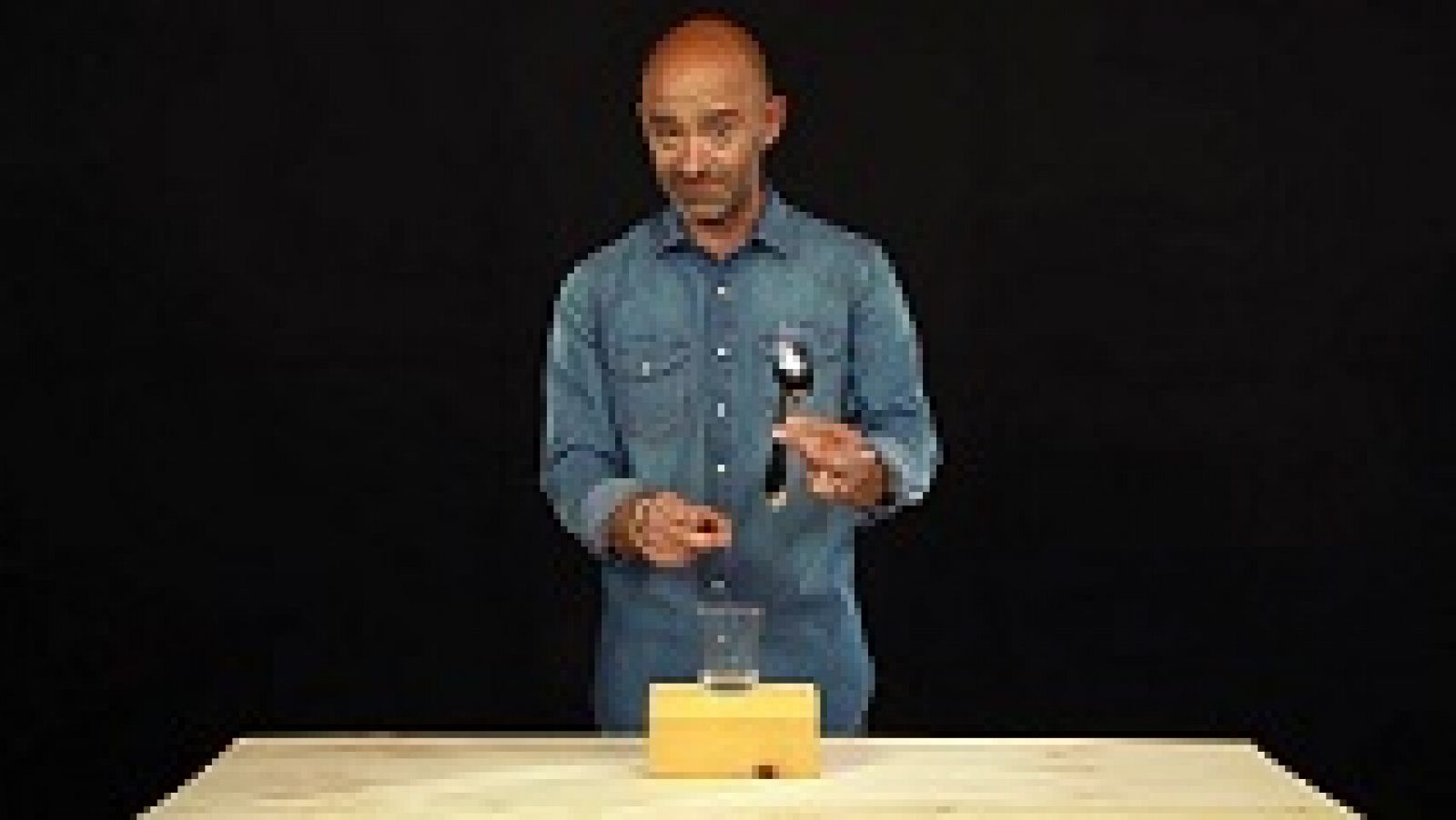 Desafía tu mente - Equilibrio con un tenedor, una cuchara y un palillo