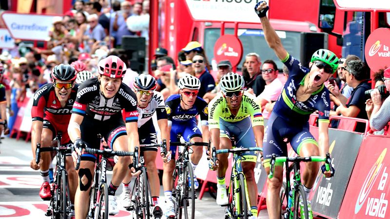 El ciclista danés Magnus Cort Nielsen (Orica-BikeExchange) se ha impuesto este jueves en la decimoctava etapa de la Vuelta a España, disputada entre Requena y Gandía sobre 200,6 kilómetros, en un peleado sprint donde varios velocistas se metieron en 