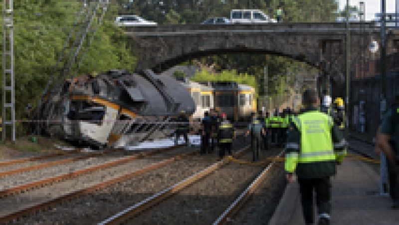 Al menos dos víctimas mortales en el accidente ferroviario de O Porriño