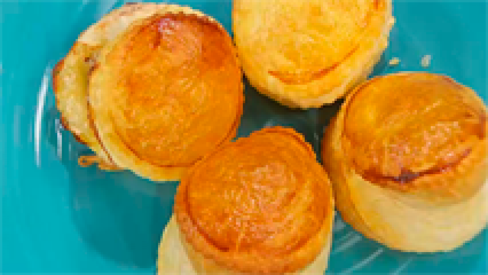 Receta de Hojaldres dulces rellenos de queso - RTVE.es