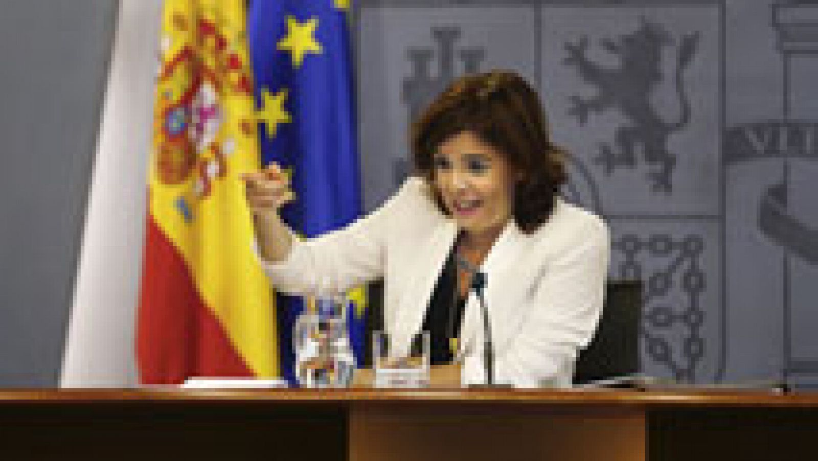 El Gobierno rechaza que De Guindos de las explicaciones sobre Soria en pleno como pide la oposición