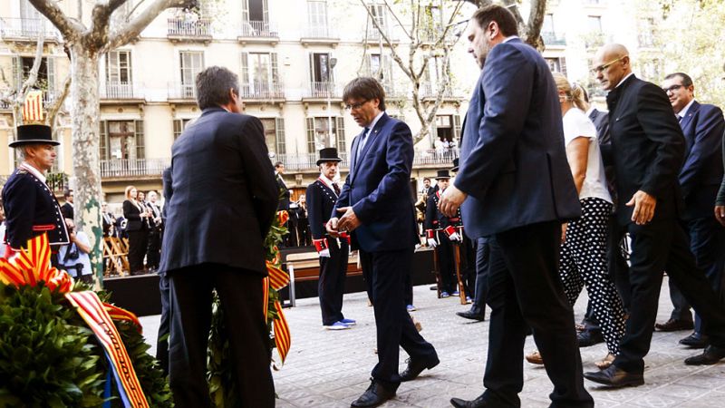 El Govern y la Mesa del Parlament inician las ofrendas florales de la Diada sin la presencia del PPC ni de C's