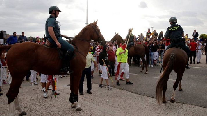 Los desayunos - Tordesillas celebra el primer 'Toro de la Peña' con un astado que no morirá lanceado