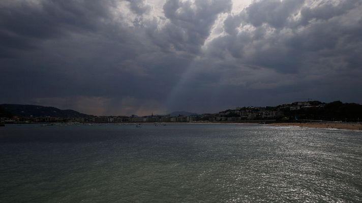 Telediario 1 - Protección Civil avisa de precipitaciones localmente fuertes y persistentes en la península