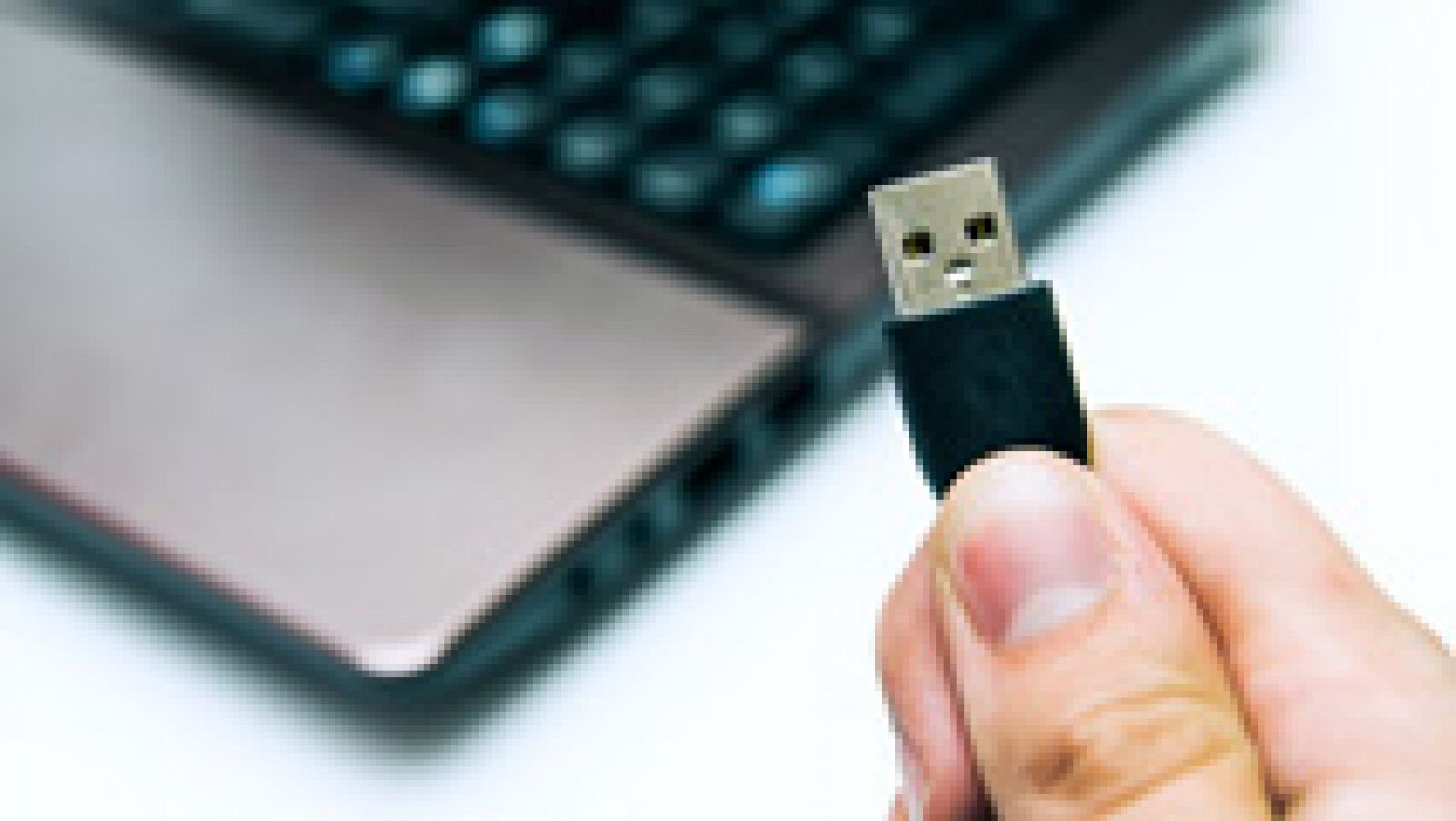 Telediario 1: Los ordenadores tiemblan ante la llegada del USB asesino | RTVE Play