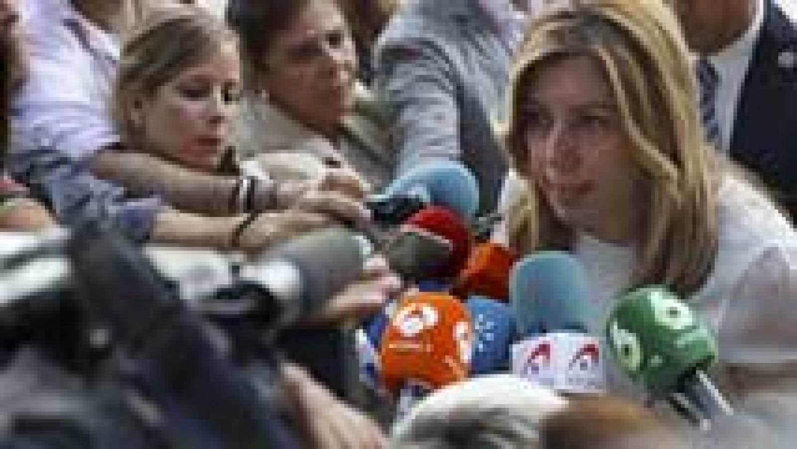 Susana Díaz y otros dirigentes socialistas apoyan a Vara en las redes sociales tras las críticas de Ferraz