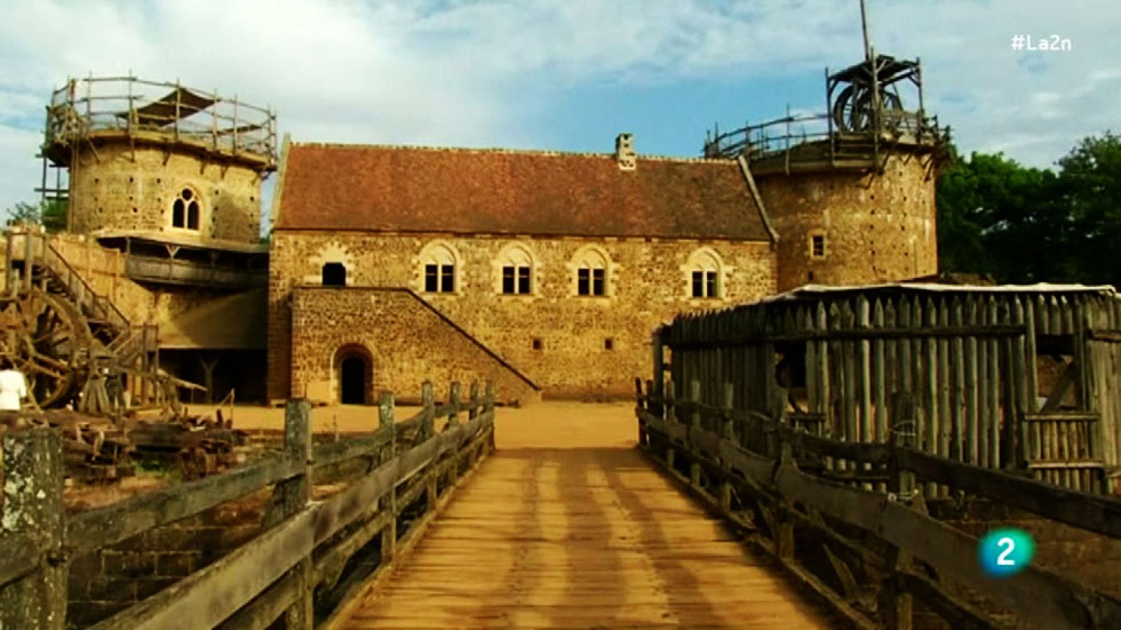 La 2 Noticias - Guédelon. El reto de construir un castillo del siglo XIII en el siglo XXI