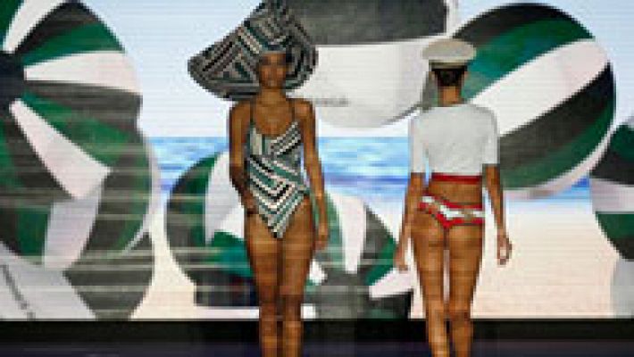 Telediario 1 - Andrés Sardá, Agatha Ruiz de la Prada y Angel Schleser desfilan en la semana de la moda de Madrid