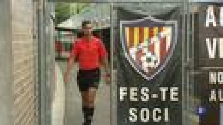 L'Informatiu - Parlem amb Jesús Tomillero, l'àrbitre de futbol que ha denunciat amenaces homòfobes