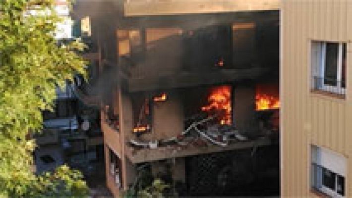 Informativo 24h - Un muerto y varios heridos en la explosión de un edificio de viviendas en Premià de Mar