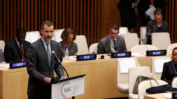 Telediario 1 - Felipe VI, sobre los refugiados: "Nuestra responsabilidad es acogerlos, en la medida de nuestras capacidades"