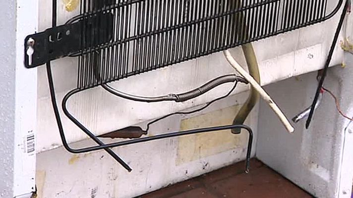 Telediario 1 - Abandonar residuos contaminantes puede suponer multas de más de un millón de euros