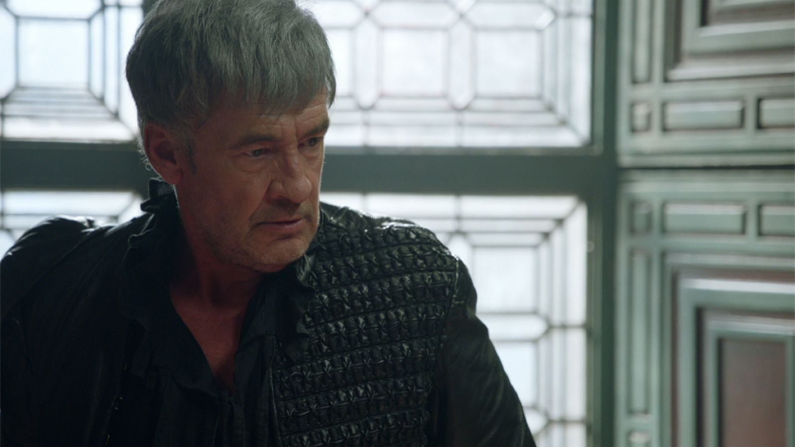 Águila Roja - Hernán, loco de celos de Gonzalo y el Rey