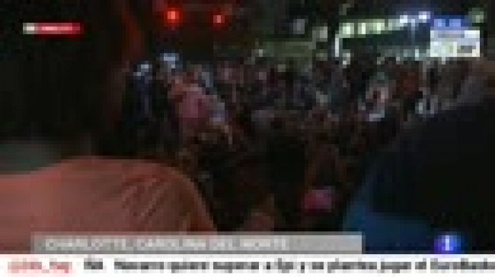 Telediario 1 - Decretado el toque de queda en Charlotte tras una nueva noche de protestas