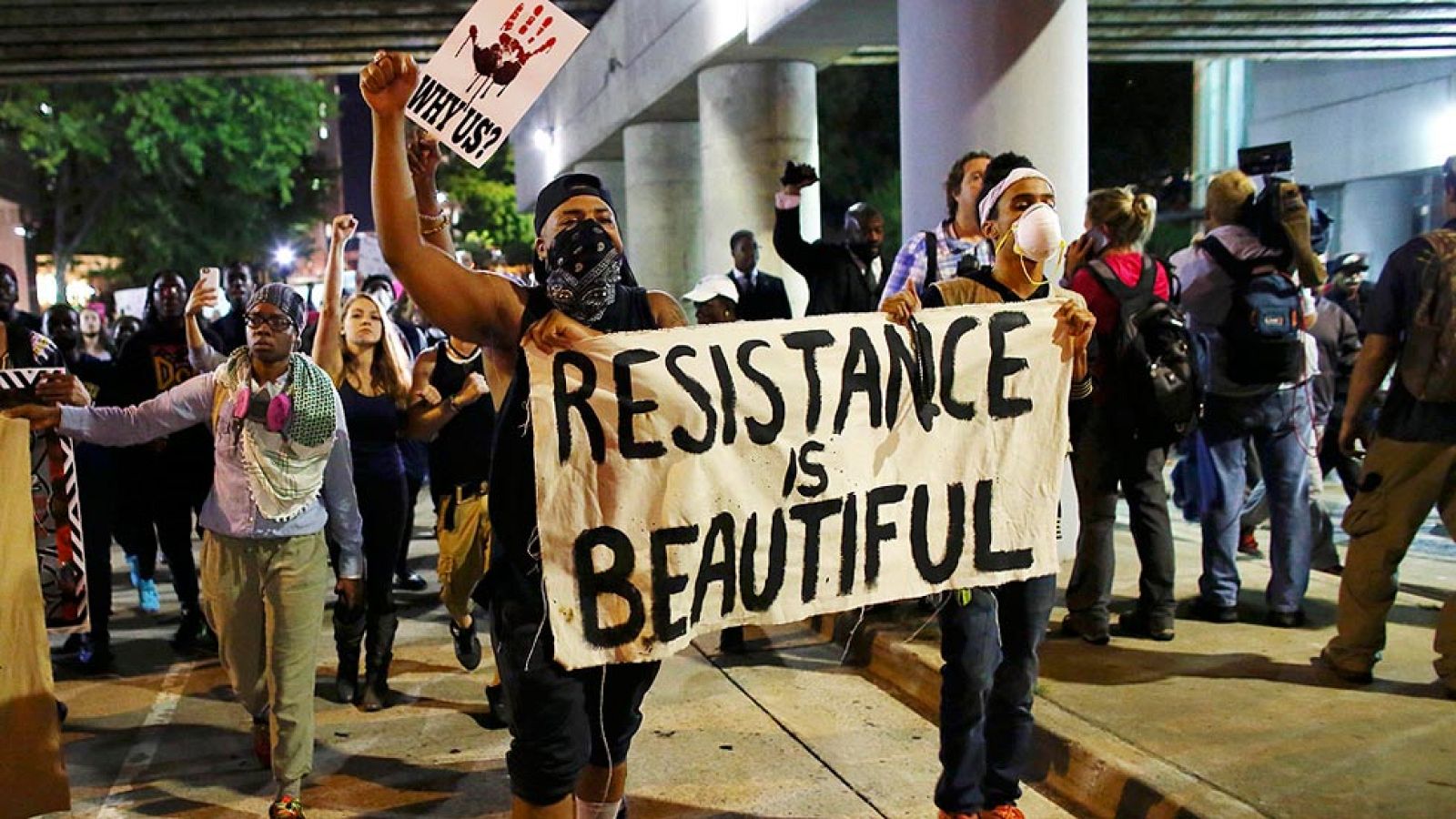 Decretado el toque de queda en Charlotte tras una nueva noche de protestas