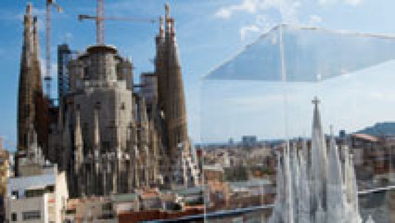 La torre principal de la Sagrada Familia cambiará el perfil de Barcelona en 2020