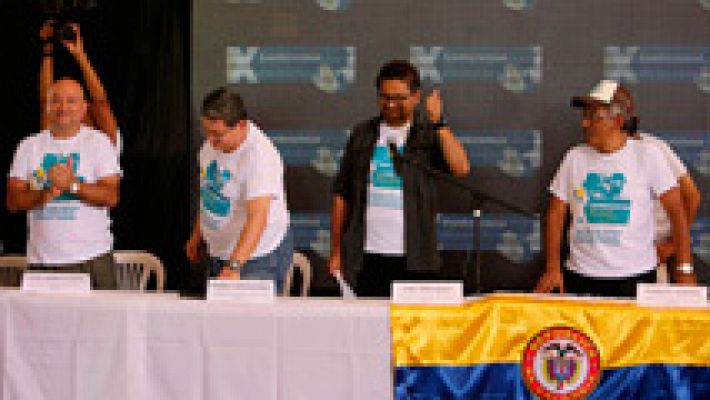 Las FARC ratifican por unanimidad el acuerdo de paz