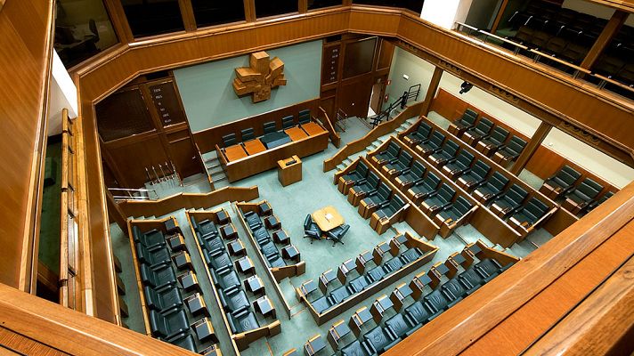 Telediario 1 - Cerca de 1,8 millones de vascos votan en las elecciones autonómicas de 2016