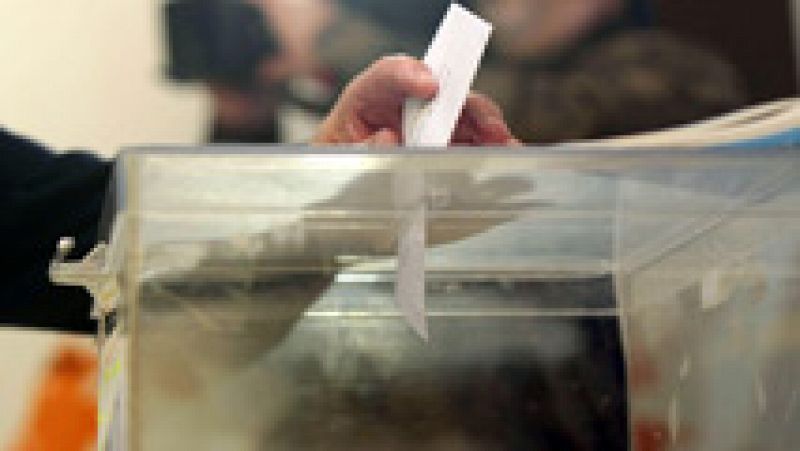 Unos 2,7 millones de gallegos votan en las elecciones autonmicas del 25S