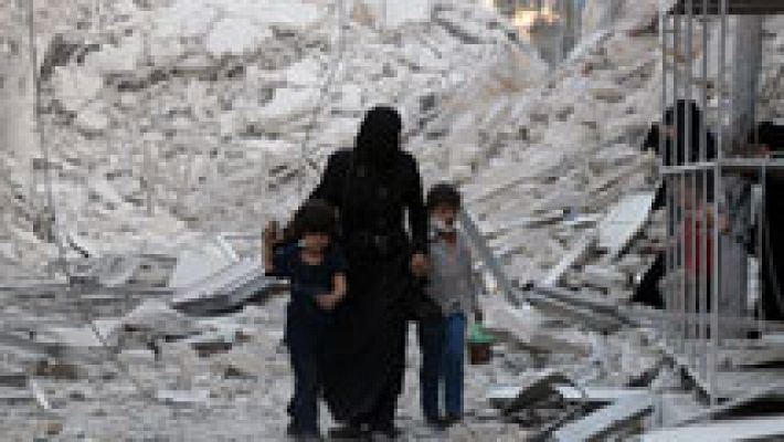 Alepo se queda sin agua por los bombardeos, que causan decen