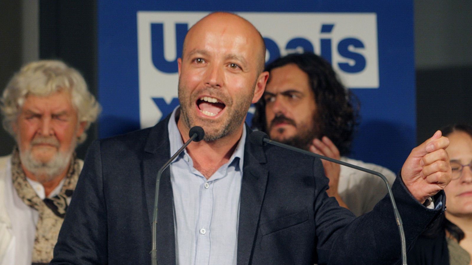 El candidato de En Marea a presidir la Xunta de Galicia, Luis Villares, ha agradecido a sus votantes el haber convertido a su partido en la segunda fuerza política gallega, con 14 diputados. "Gracias a todos aquellos que han hecho que el sueño de un