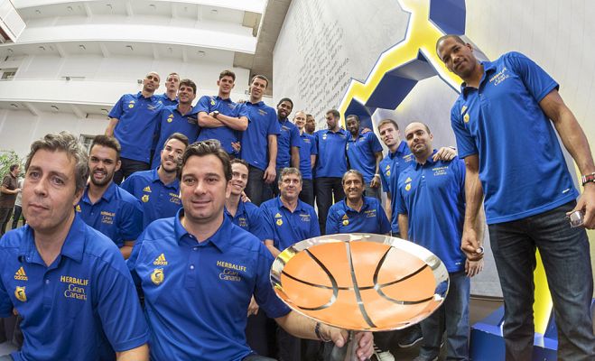 Telediario 1 - Honores para el 'Granca' tras ganar su primer título