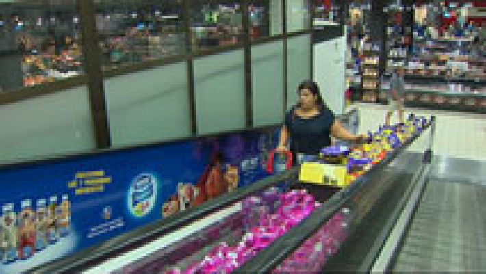 Telediario 1 - Tres millones Ochocientas mil personas visitaron cada día un gran centro comercial