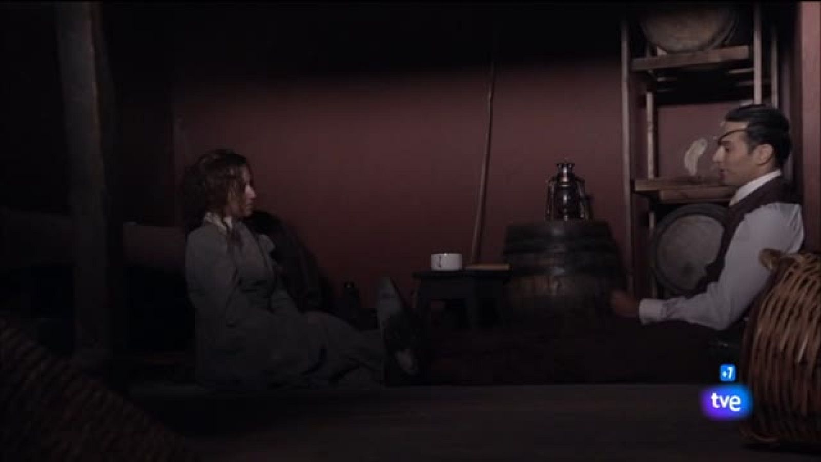 Luis habla con Marina como si de una amiga se tratase