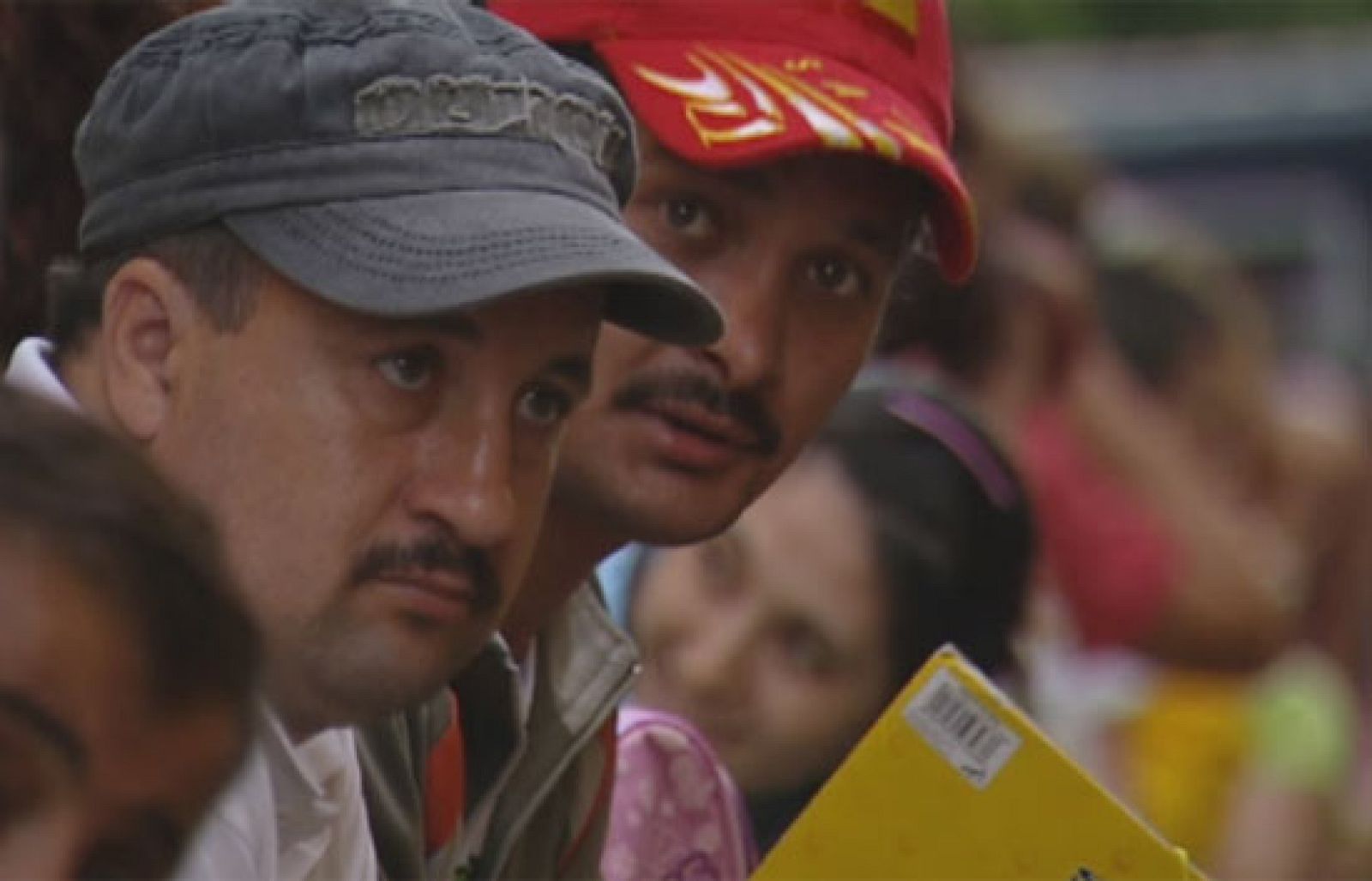 Búlgaros y rumanos pueden trabajar ya en España sin restricciones. Después de un período de transición de dos años, en los que necesitaban una autorización para trabajar, ahora son ciudadados de pleno derecho de la Unión Europea.