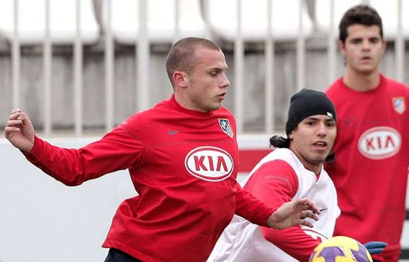 El Valencia recibe al Atlético de Madrid, en uno de los mejores duelos de la jornada.