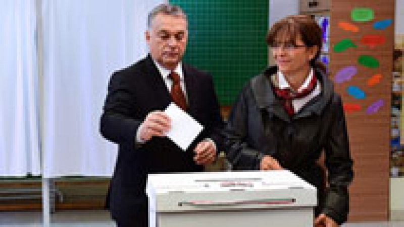 Hungría vota en referéndum las cuotas de la UE sobre la acogida de los refugiados