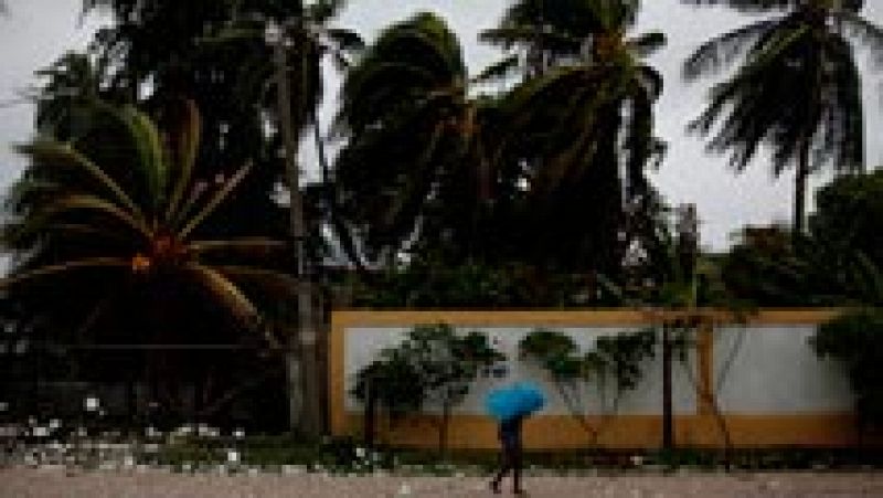 El huracán Matthew llega a Haití con vientos de más de 200 km/h
