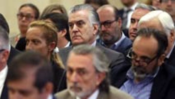 Telediario 1 - Empieza el juicio por la "Época I" de 'Gürtel' con Bárcenas y Correa en el banquillo