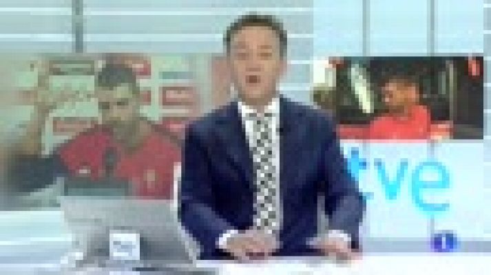 Telediario 1 - Cuéllar arremete contra un periodista: "Eres un idiota"