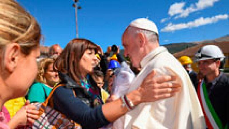 El Papa visita Amatrice, el pueblo italiano devastado por un terremoto