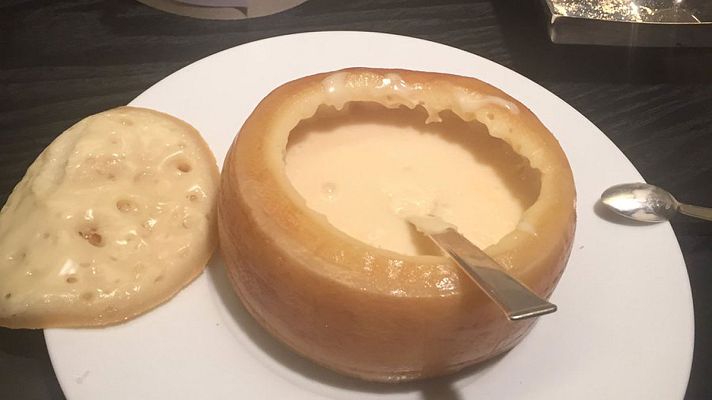 España Directo - Así se elabora la torta del casar