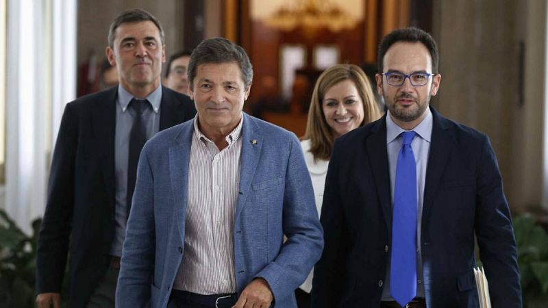 El PSOE descarta formar un gobierno alternativo y el PP le reclama que garantice la estabilidad