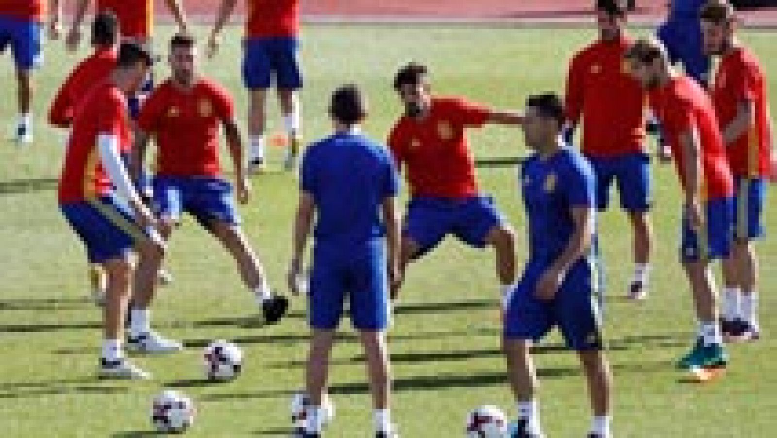 Telediario 1: Los ex de la Roja: "Esta selección tiene muy buena pinta" | RTVE Play