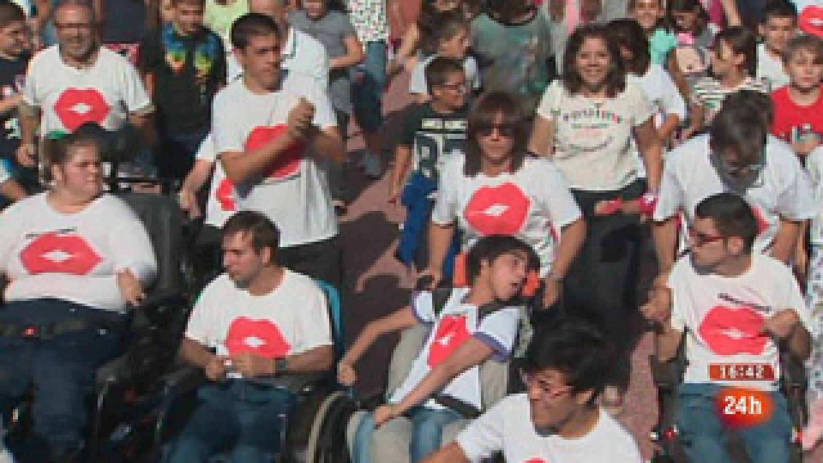 Sin programa: El movimiento Aspace celebra el Día Mundial de la Parálisis Cerebral con un flashmob | RTVE Play