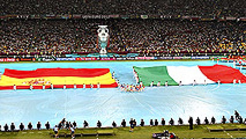 Con el partido de hoy, Italia adelanta a Portugal y es la selección con la que mas veces se ha enfrentado la Roja. Esta noche, un capítulo más. 