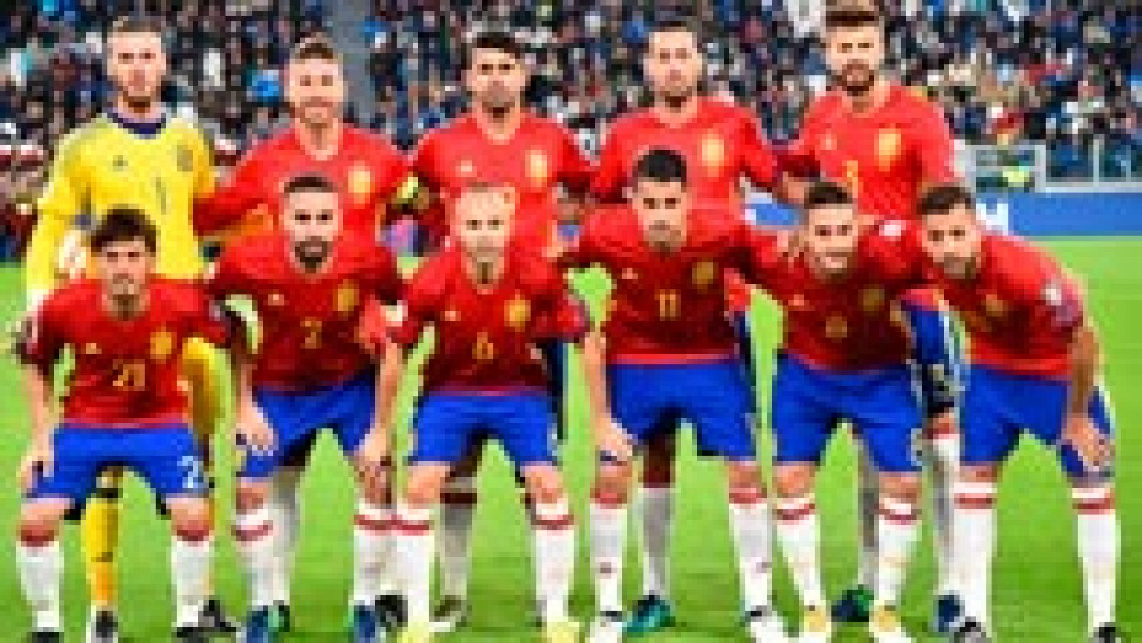 Sin programa: Jugadores italianos y afición aplaudieron al himno español tras ser silbado | RTVE Play