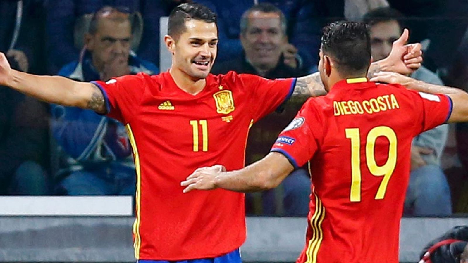 Vitolo aprovecha el fallo de Buffon (0-1) | Ver