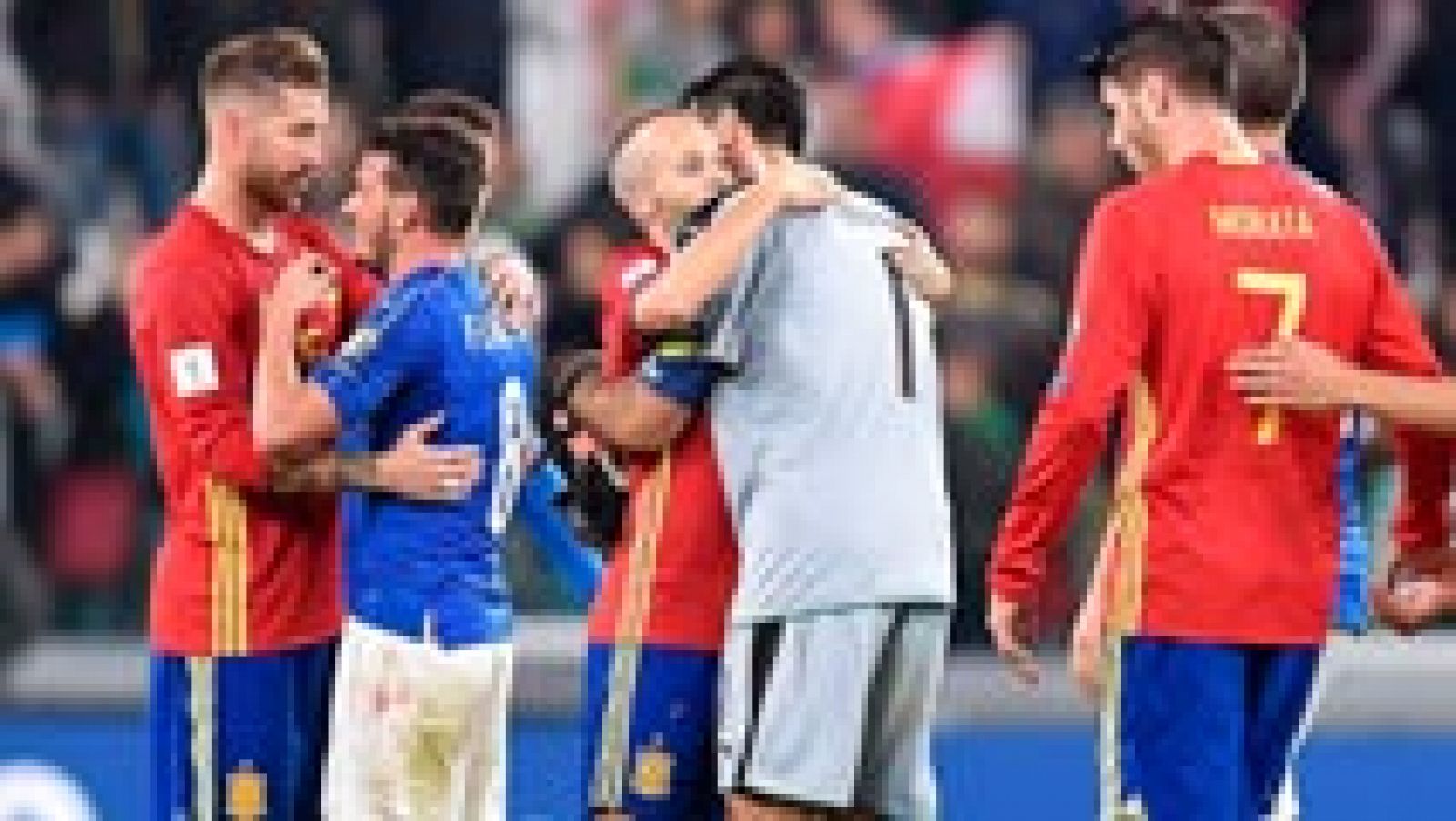Italia evita de penalti la victoria de España en Turín