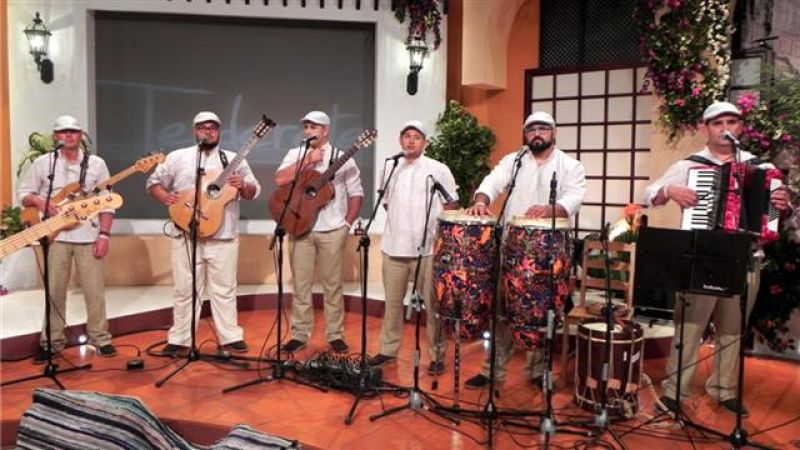 Tenderete - 09/10/2016 Las parrandas `El Mejunje¿ y `Los Boinas¿, en `Tenderete¿ 