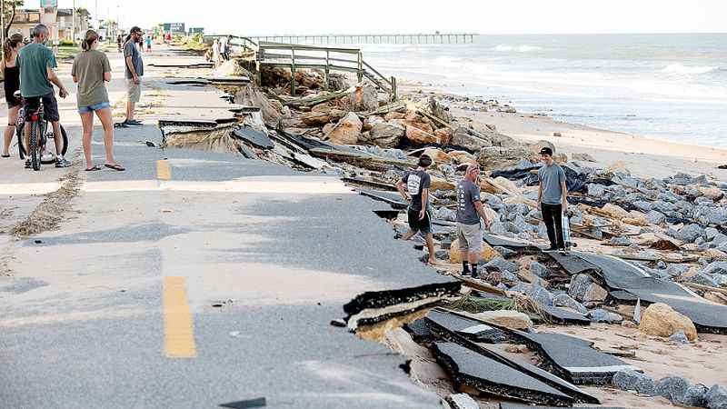 El huracán Matthew se debilita tras causar cientos de muertos en Haití y once en EE.UU.