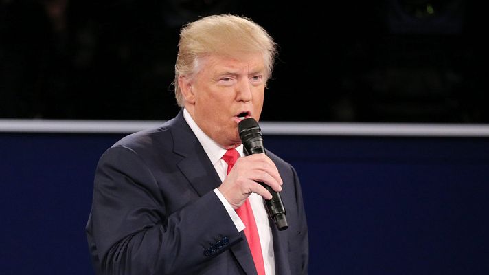  - Trump ataca a Bill Clinton