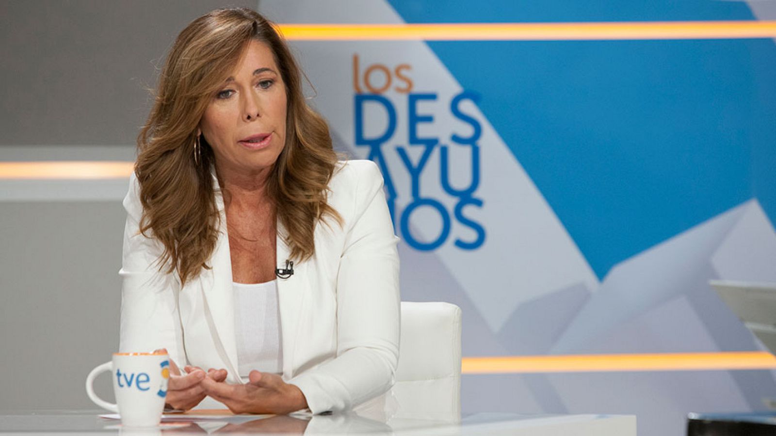 Sánchez-Camacho: "Hacer política no es acordar cuestiones inconstitucionales que rompen España"