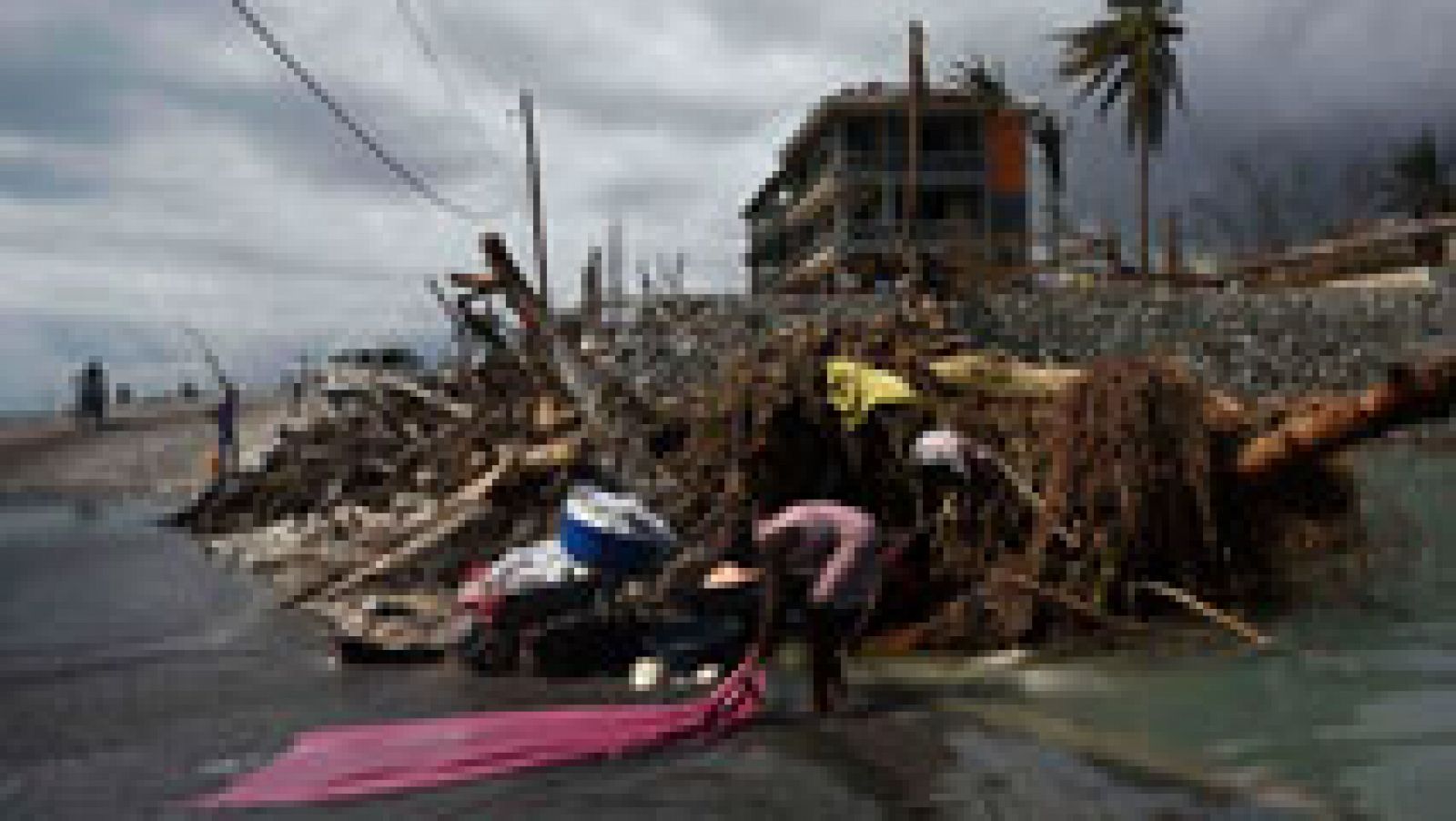 Telediario 1: La ayuda humanitaria llega con cuentagotas a Haití, devastada por el huracán Matthew | RTVE Play