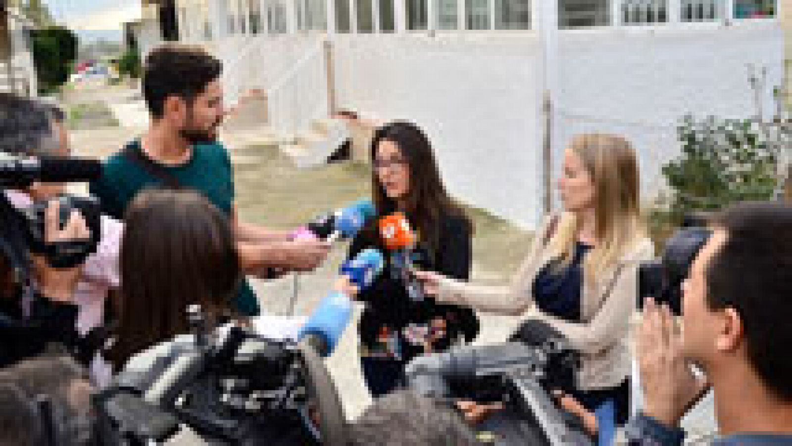 Telediario 1: La familia de la menor agredida en Palma advirtió al colegio de las amenazas tres días antes | RTVE Play
