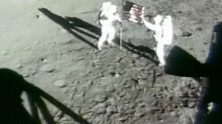 Fue noticia en el Archivo de RTVE - La Luna está en el bote